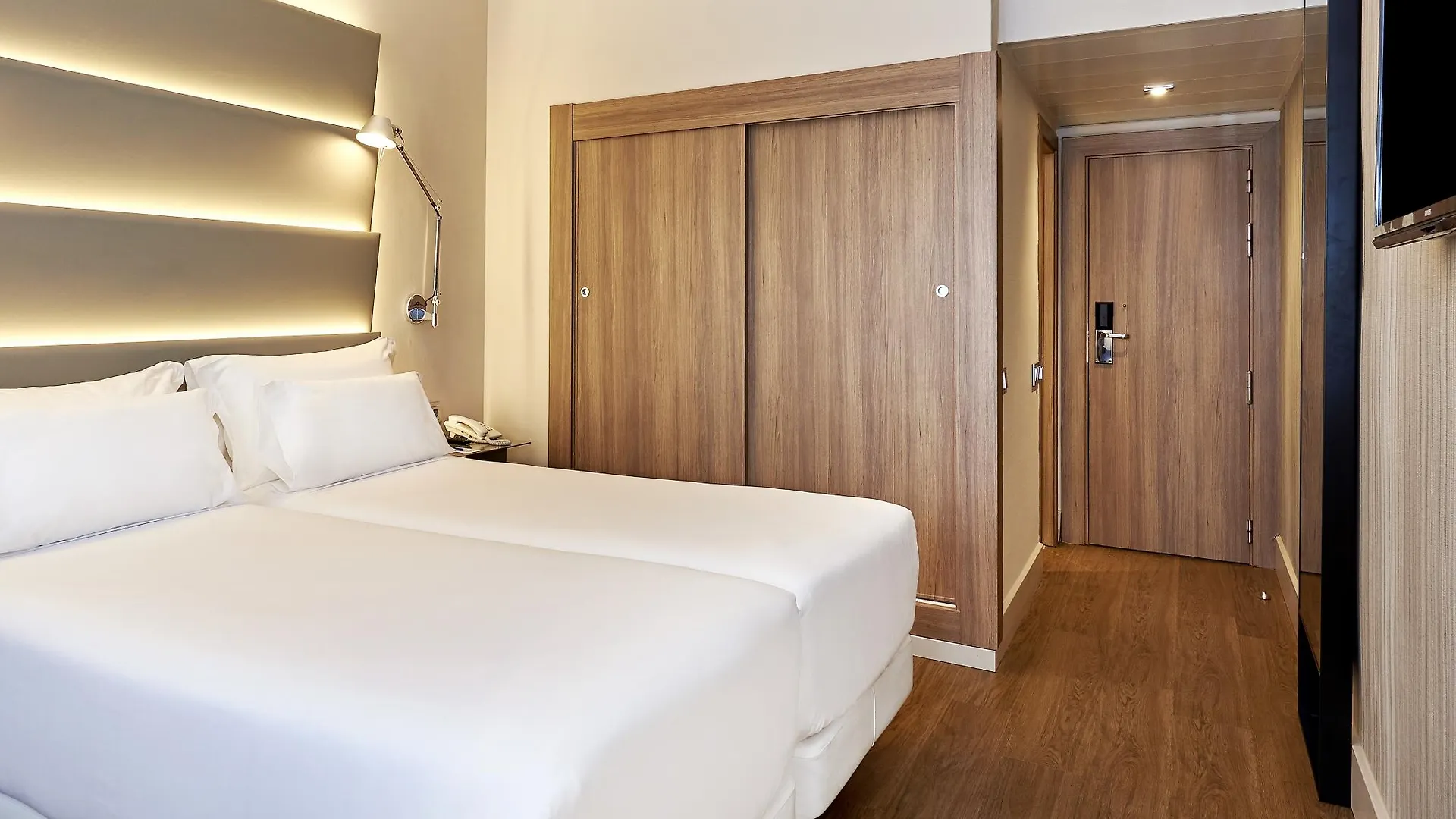 Nh Sants Barcelona Otel